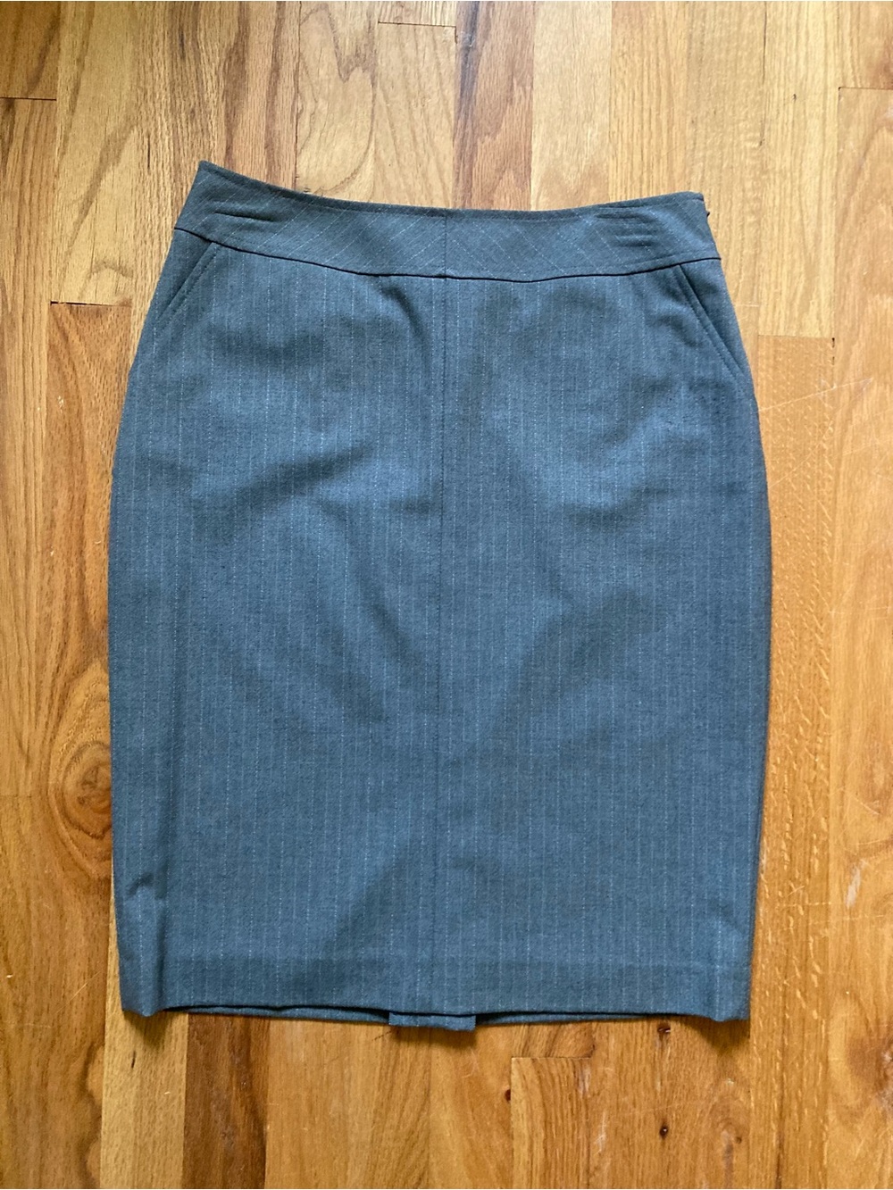 Semantiks Nordstrom Classic Charcoal Pinstripe Pencil Skirt - Women's size 4
